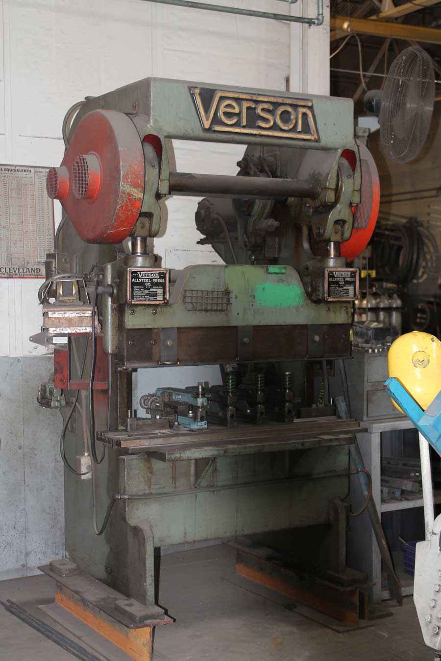 Gang Punch used for Making Square Angle Flanges